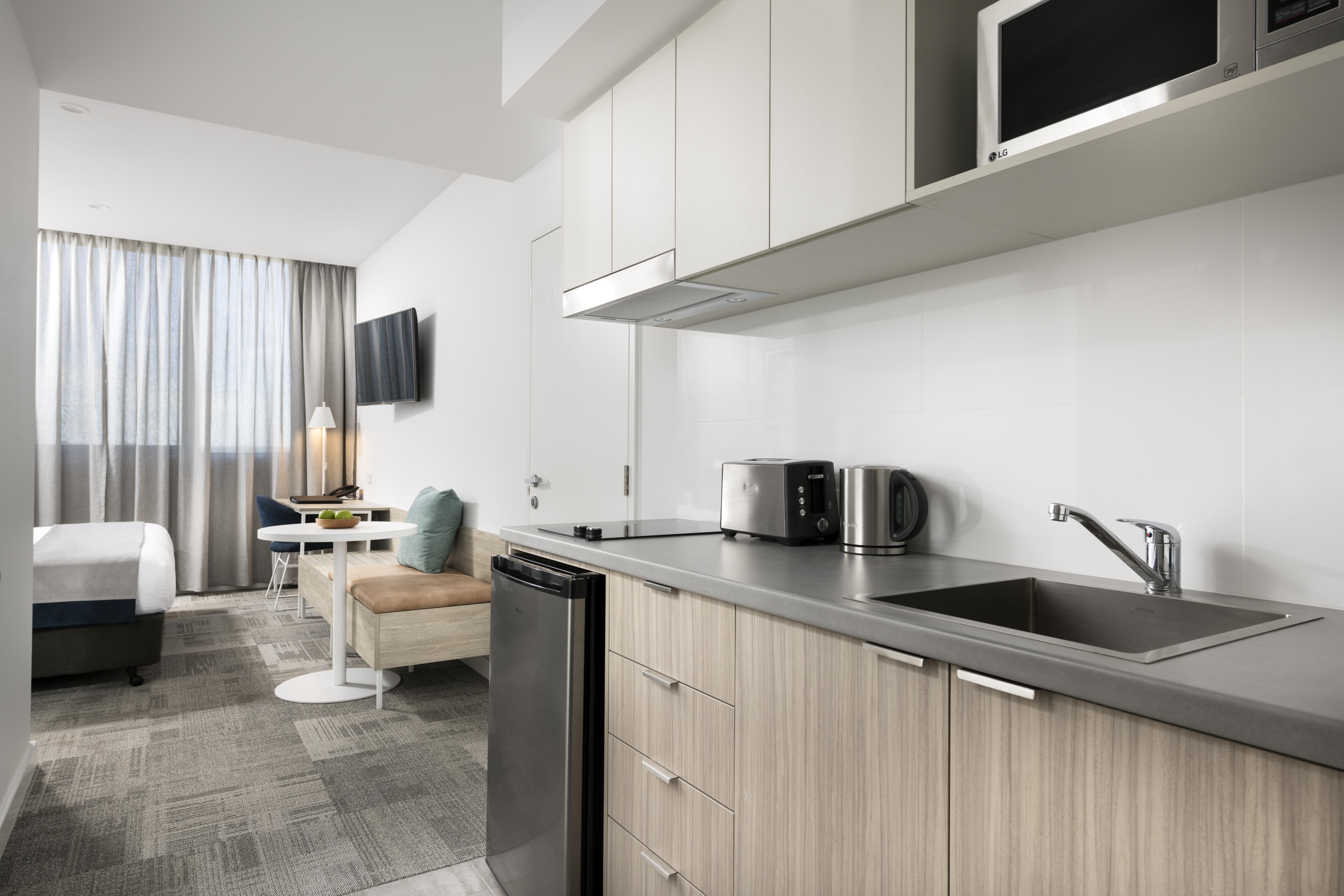 Quest Midland Aparthotel Εξωτερικό φωτογραφία