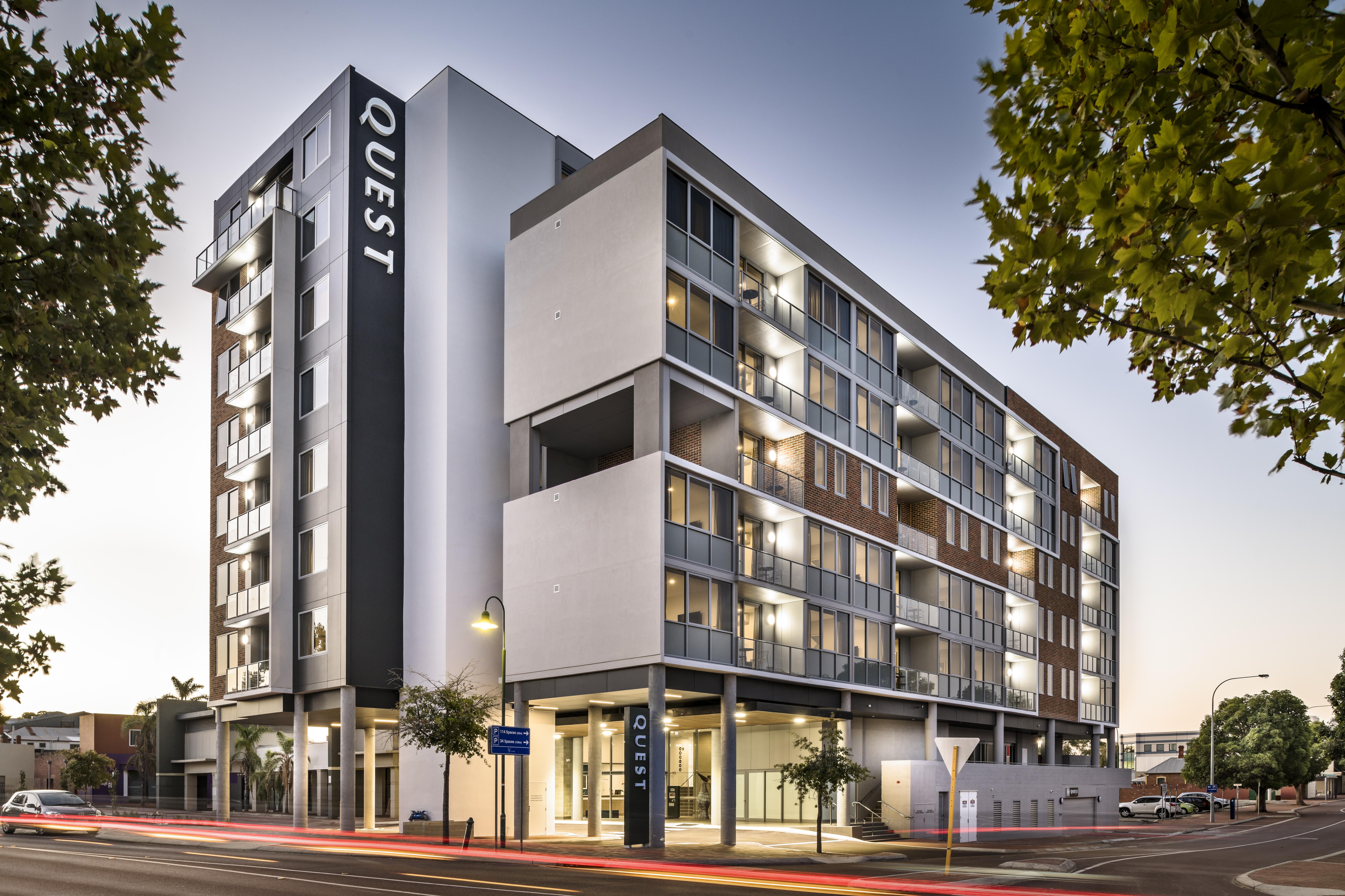 Quest Midland Aparthotel Εξωτερικό φωτογραφία